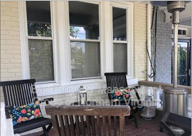 Foto del edificio - 902 Emerson St NW