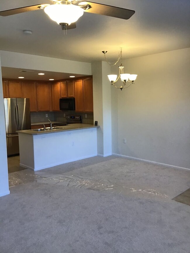 Foto del edificio - 3 bed 2.5 bath townhome for rent at Cherry landing 80016