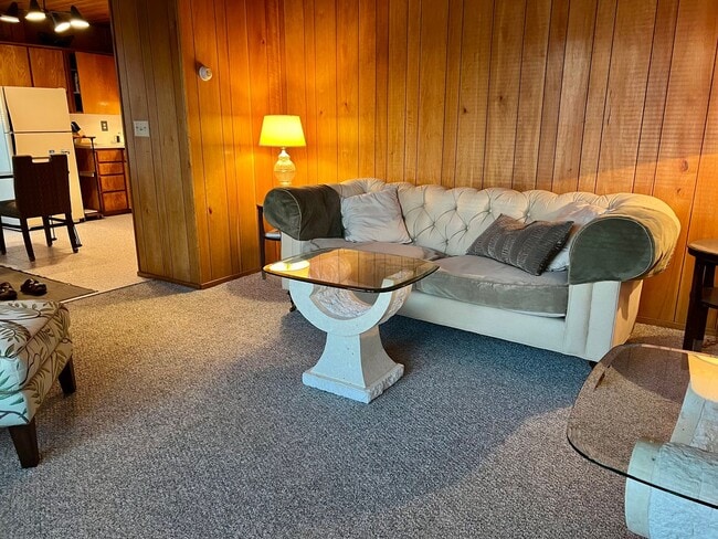 Building Photo - Ranch style one bedroom - Must see to appr...