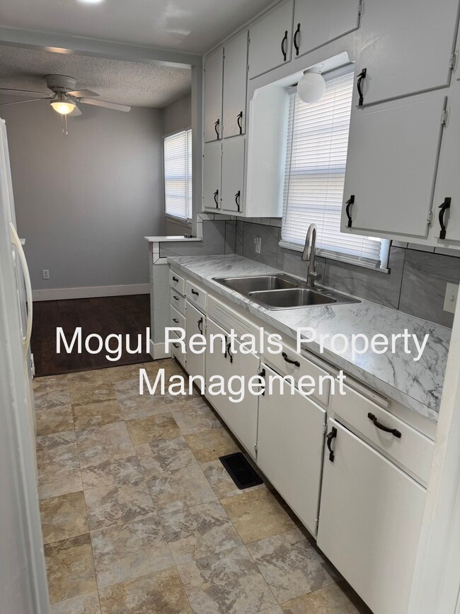 Foto del edificio - 3530 S Hiram St