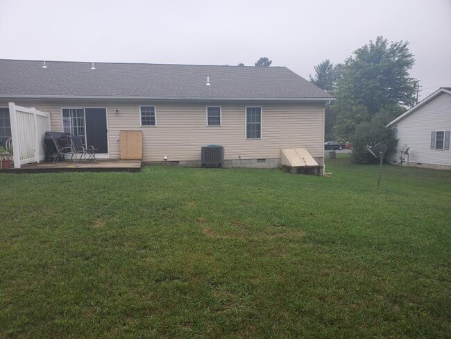 Building Photo - 10831 Anderson Dr