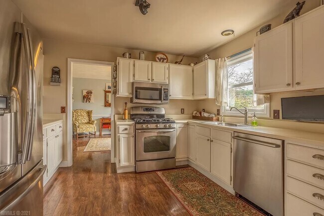 Building Photo - 1000 Mourning Dove Dr