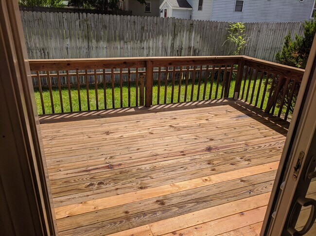 Large Deck - 781 Ross Rd