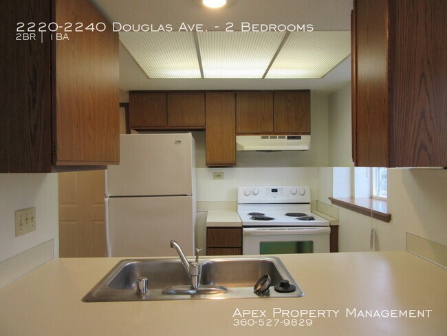 Foto del edificio - 2220-2240 Douglas Ave
