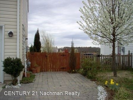 Building Photo - 4 br, 2.5 bath House - 4605 Sir Gilbert Loop