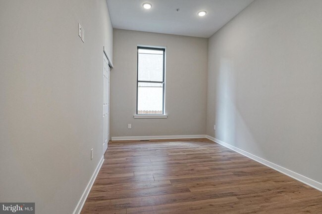 Foto del edificio - 1827 W Diamond St