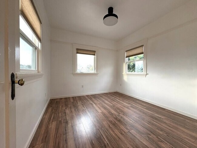 Foto del edificio - 745 55th St