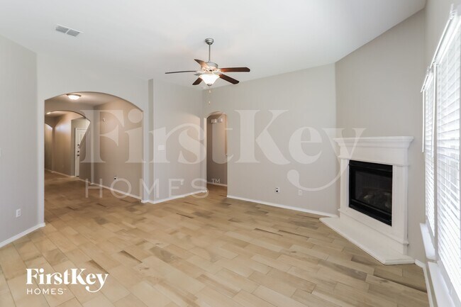 Foto del edificio - 14541 Serrano Ridge Rd