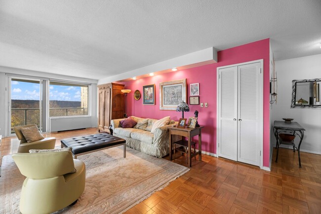 Building Photo - 3333 Henry Hudson Pkwy W