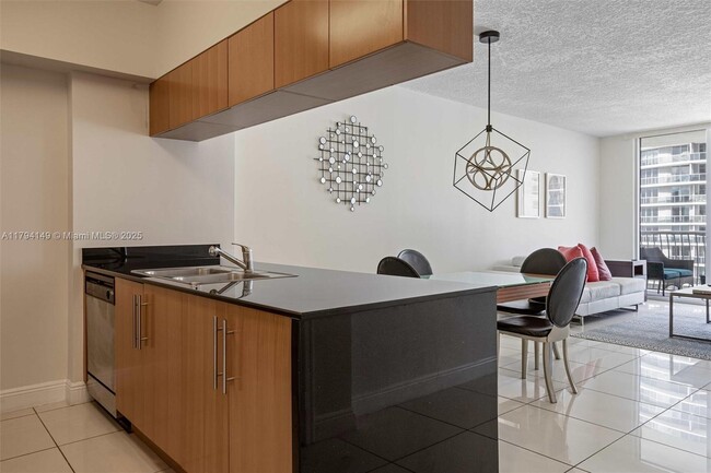 Foto del edificio - 1750 N Bayshore Dr
