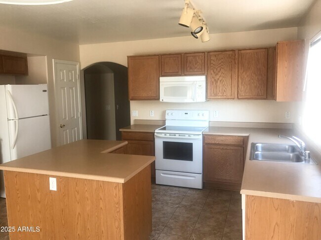 Building Photo - 11829 W Shaw Butte Dr