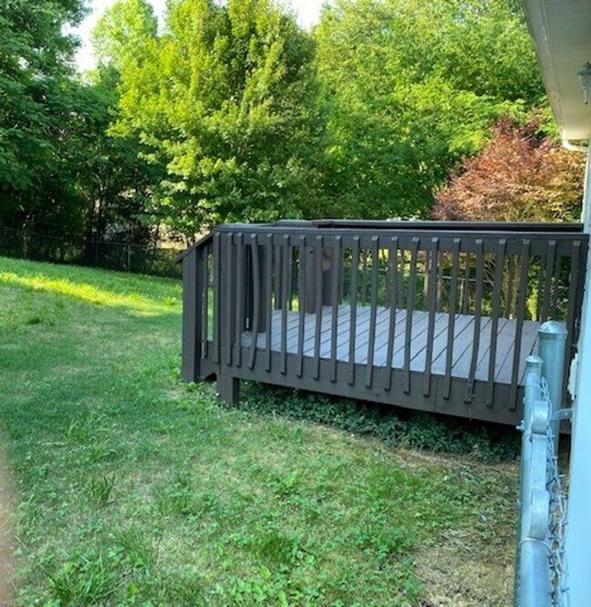 Building Photo - Knoxville, 3 bedroom home with fenced yard