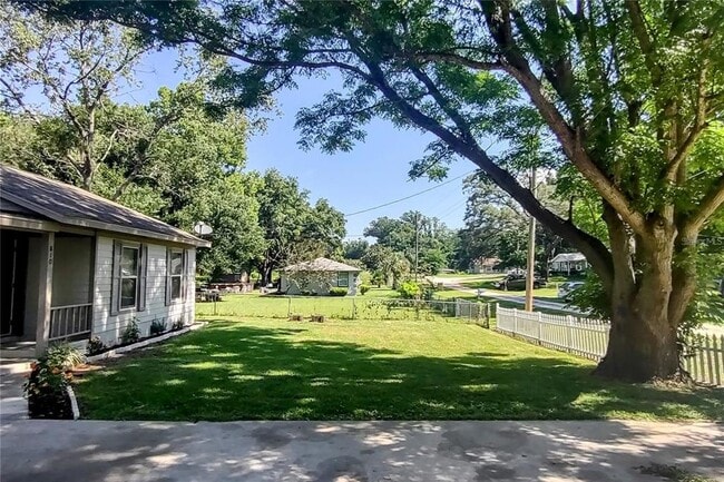 Building Photo - 810 NW 59th Ct