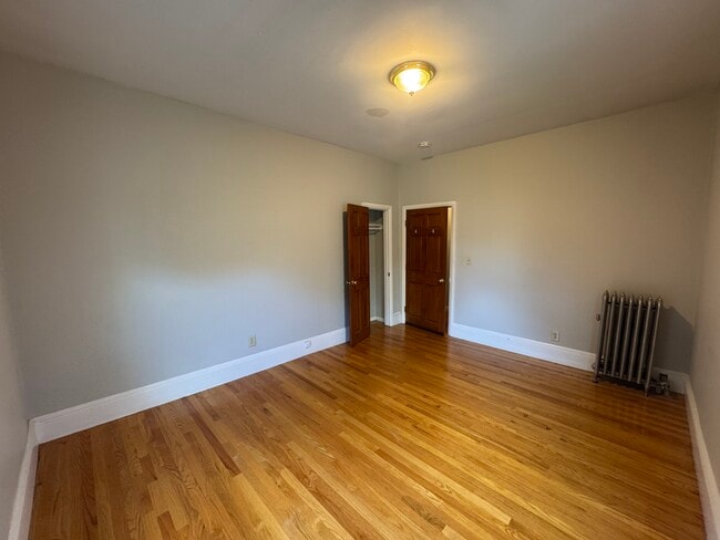 Building Photo - 19 Tufts St