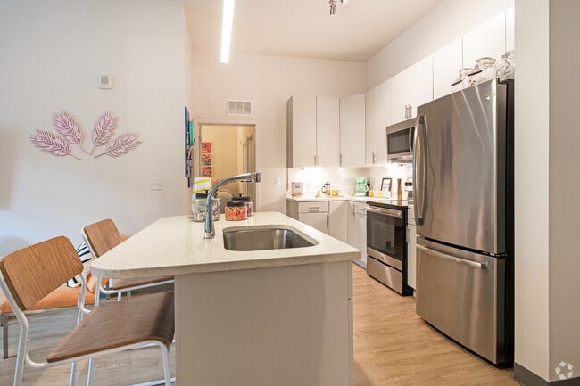 4BR, 4BA - 1,459SF - Lark on 42nd Apartments