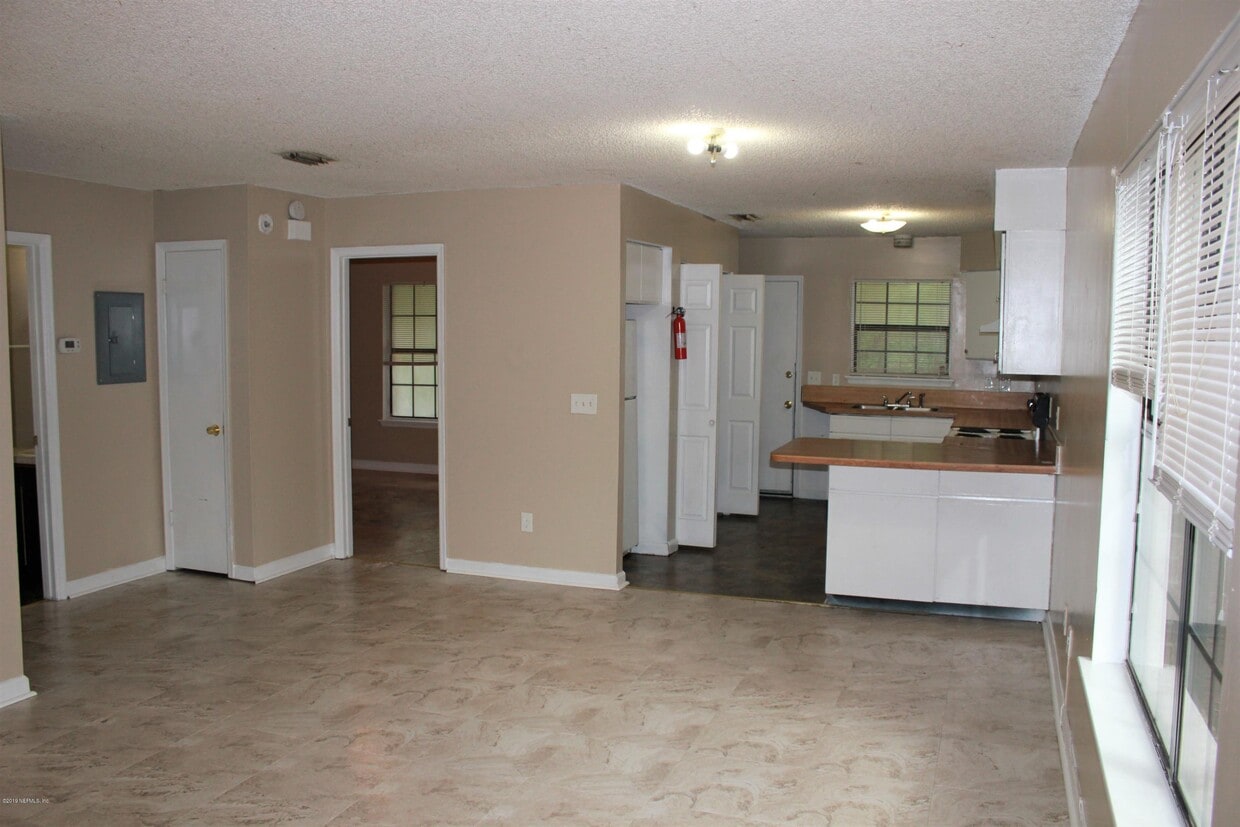 Primary Photo - 6310 Delacy Rd