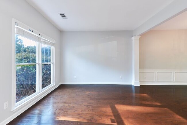 Building Photo - 10735 Hawkhurst Way