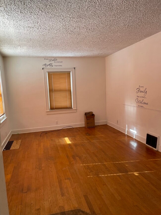 Building Photo - 5179 N Riverview Dr