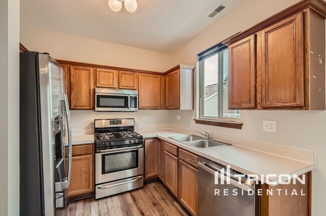 Foto del edificio - 1746 Fieldstone Dr N