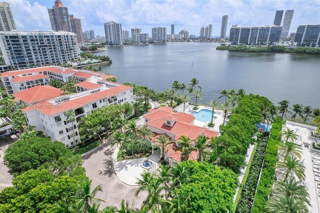 Foto del edificio - 3301 NE 183rd St