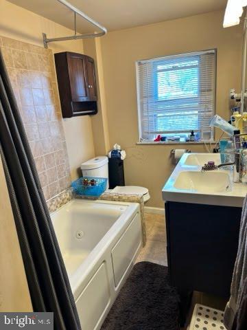 Foto principal - 7403 Woodbine Ave