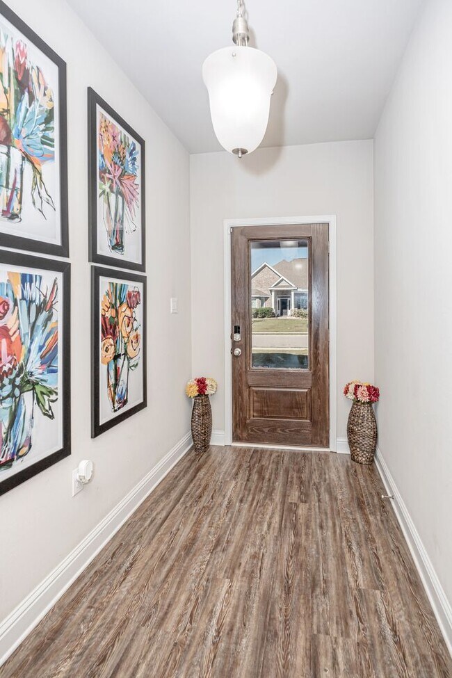 Foto del edificio - Beautiful 4 Bedroom 3 Bath Home!