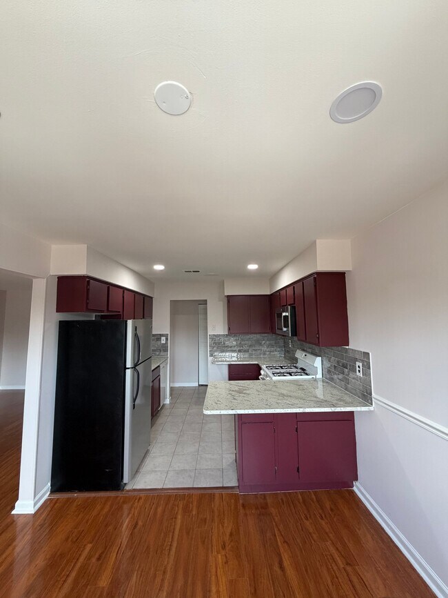 Foto del edificio - 1409 Green Hollow Dr