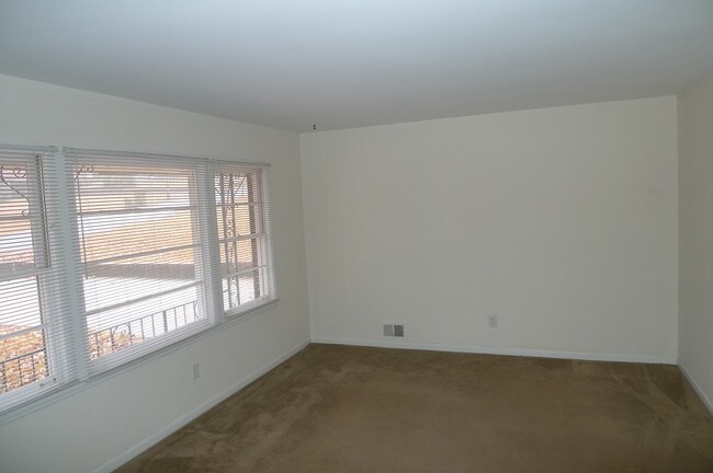 Building Photo - 5225 Crystal Ln