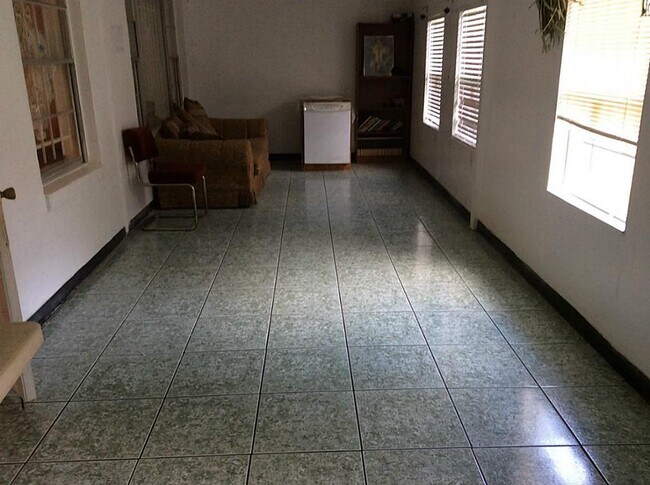 Foto del edificio - 4033 Osby Dr