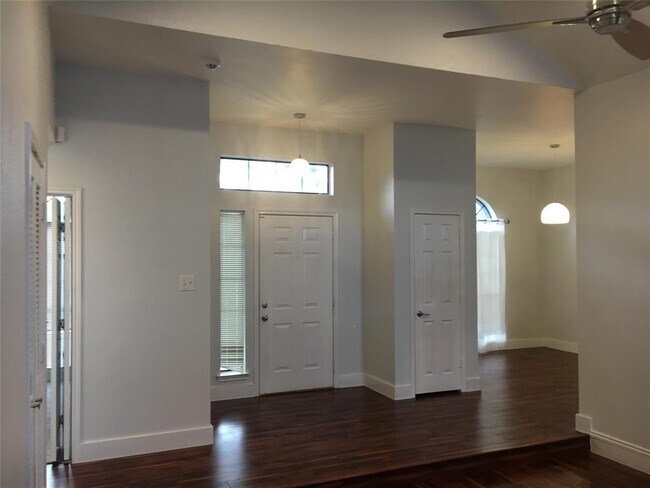 Building Photo - 616 Kelsie Ln