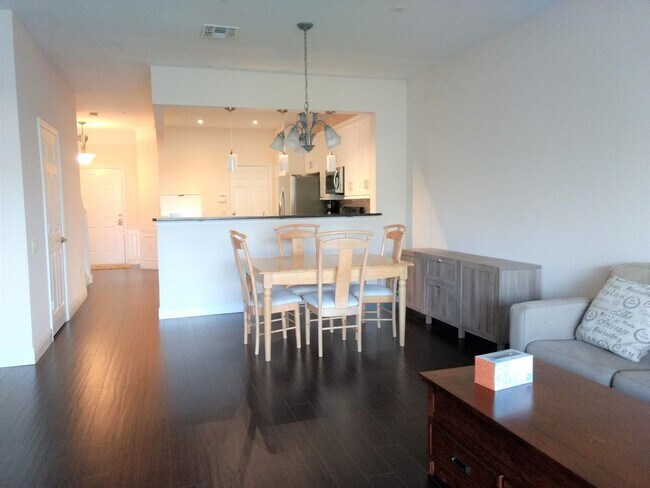 Foto del edificio - Townhome in Stonebridge Lakes at Metrowest!