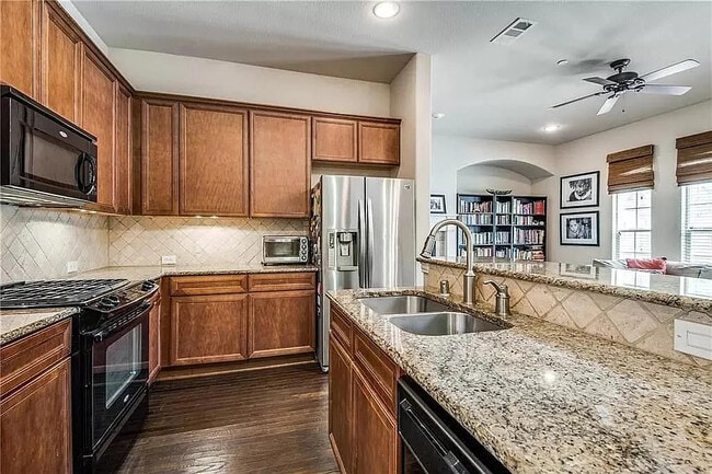 Building Photo - 6710 Estrella