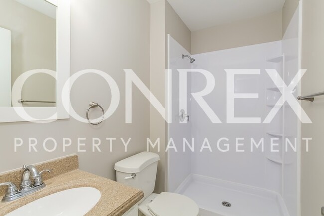 Foto del edificio - Charming Three Bedroom Two & Half Bath.