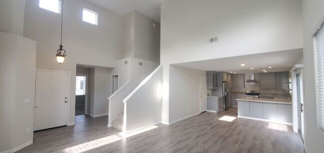 Building Photo - Lovely corner SFR in quiet neighborhood