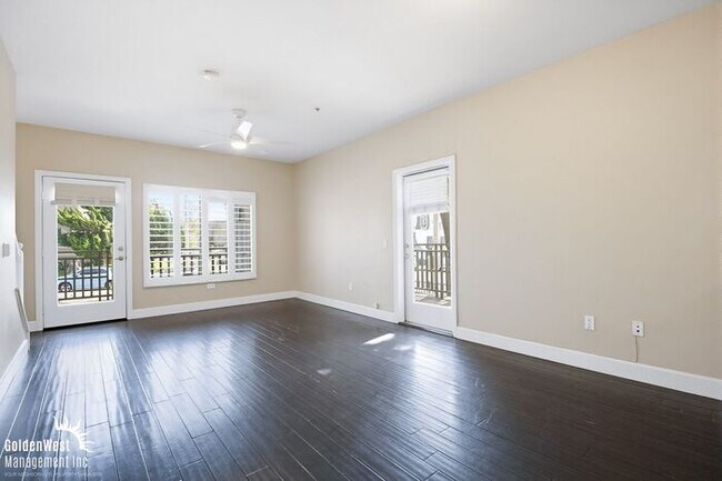 Foto del edificio - Modern 2Bdm 2Ba Condo in the Heart of Bank...