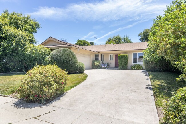 Foto del edificio - 23824 Calvert St