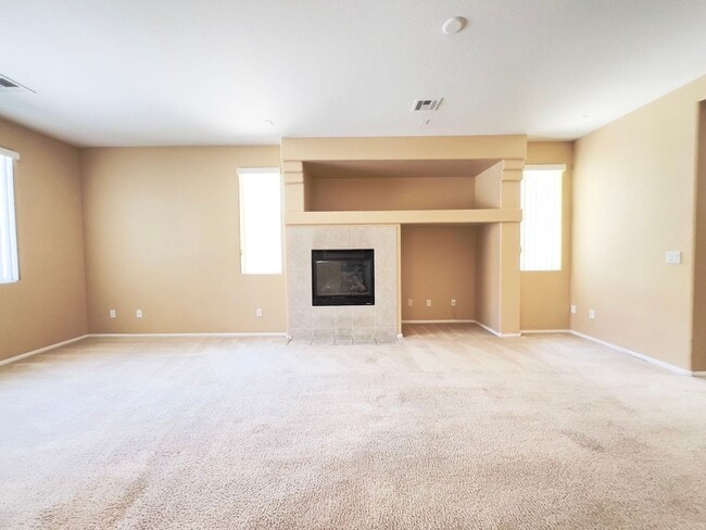 Building Photo - 5074 Echo Shire Ave