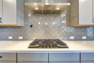 Building Photo - 2727 Camellia Ave