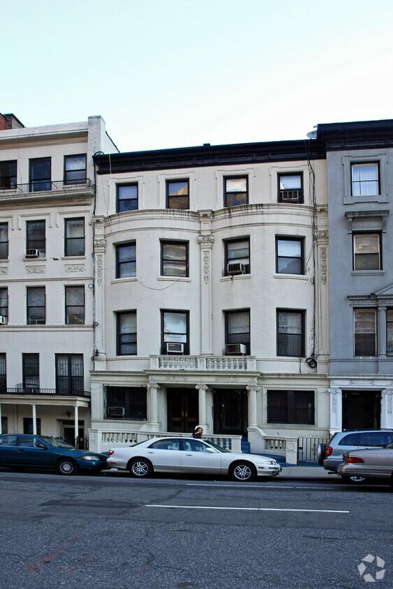 Building Photo - 259-261 W 70th St