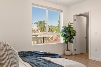 Building Photo - Sophia Hollywood