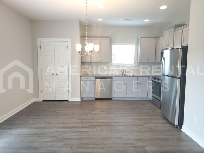 Building Photo - Bright, Airy Home or Rent in Clanton, AL!!...
