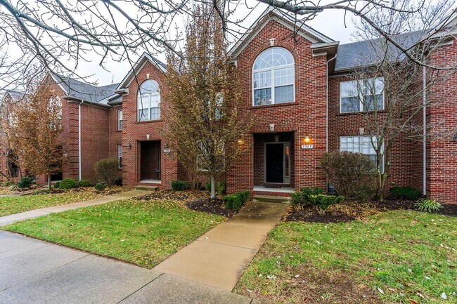 Foto del edificio - Beautiful Townhome located in the highly desirable Beaumont neighborhood of Lexington.