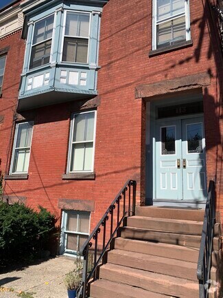 Building Photo - 113 Dove St