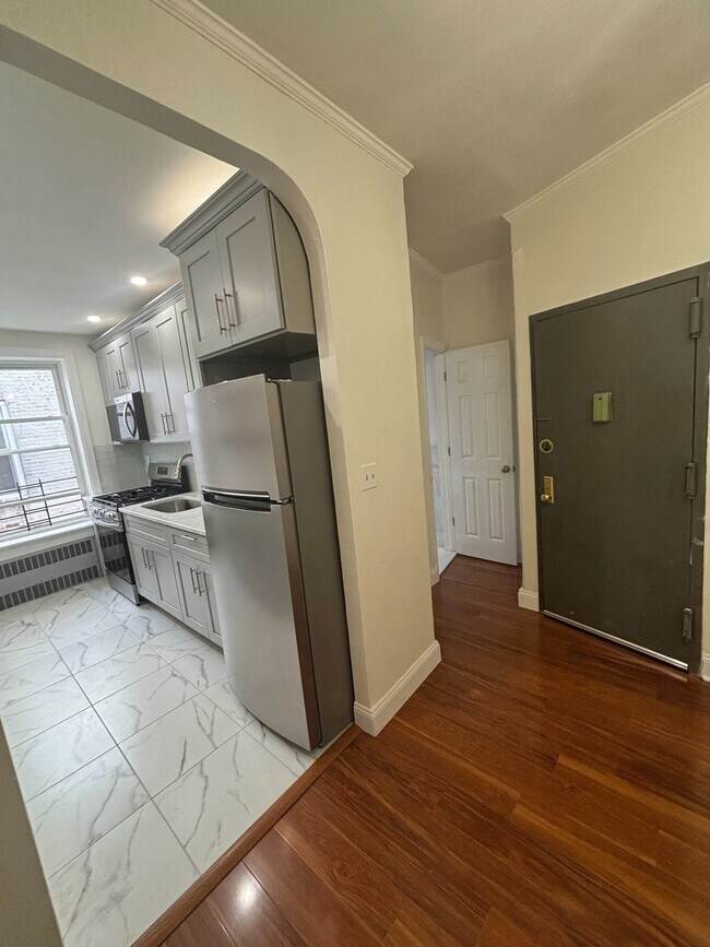 Foto del edificio - 309 E 91st St
