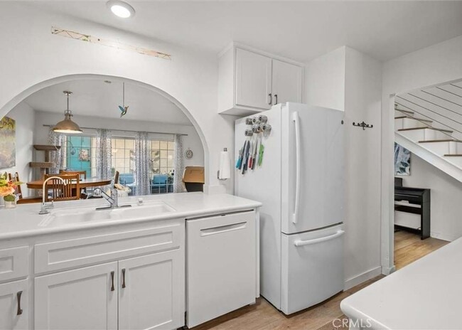 Foto del edificio - 4682 Maxwell Ct