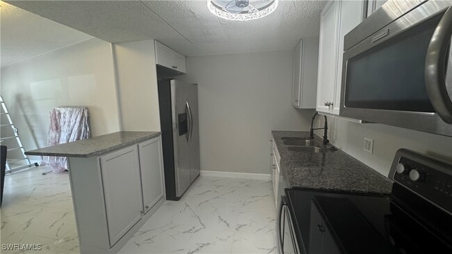 Foto del edificio - 5222 Treetops Dr