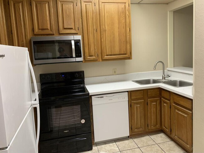Building Photo - 2211 S Braeswood Blvd