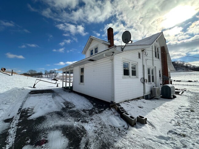 Foto del edificio - 6123 Boozy Creek Rd