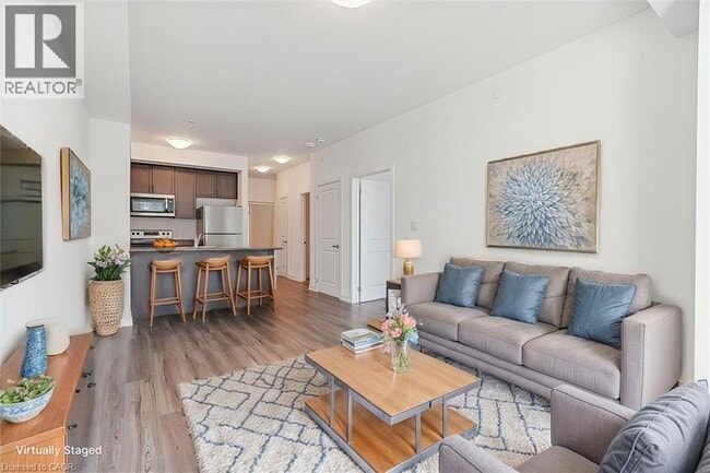 Photo du bâtiment - 460 Dundas St E