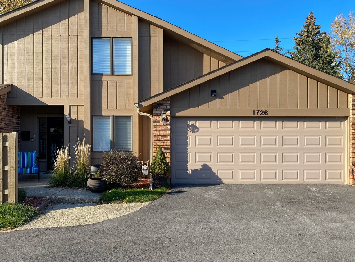 Primary Photo - 1726 Boulder Dr